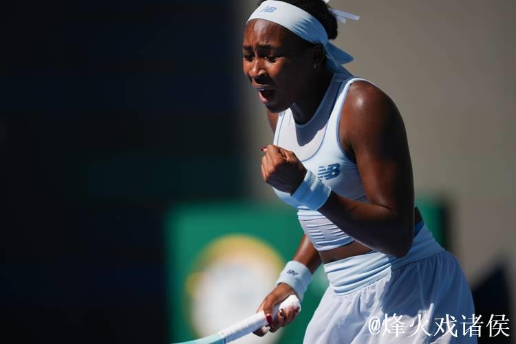 高芙2-1逆转本西奇 中网九连胜晋级女单八强 高芙2-1逆转本西奇 中网九连胜晋级女单八强